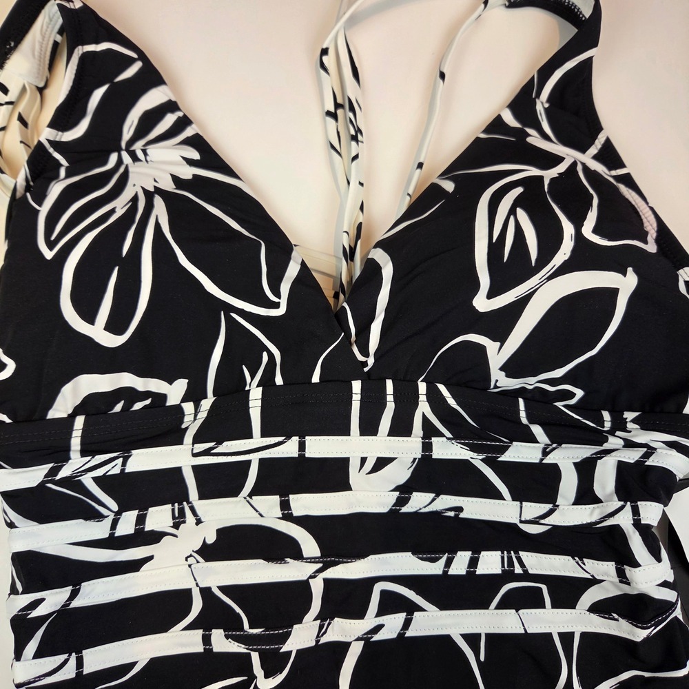 La Blanca One Piece Women 12 Black Floral Tummy Control Crisscross Strap 856 NWT - Picture 7 of 14
